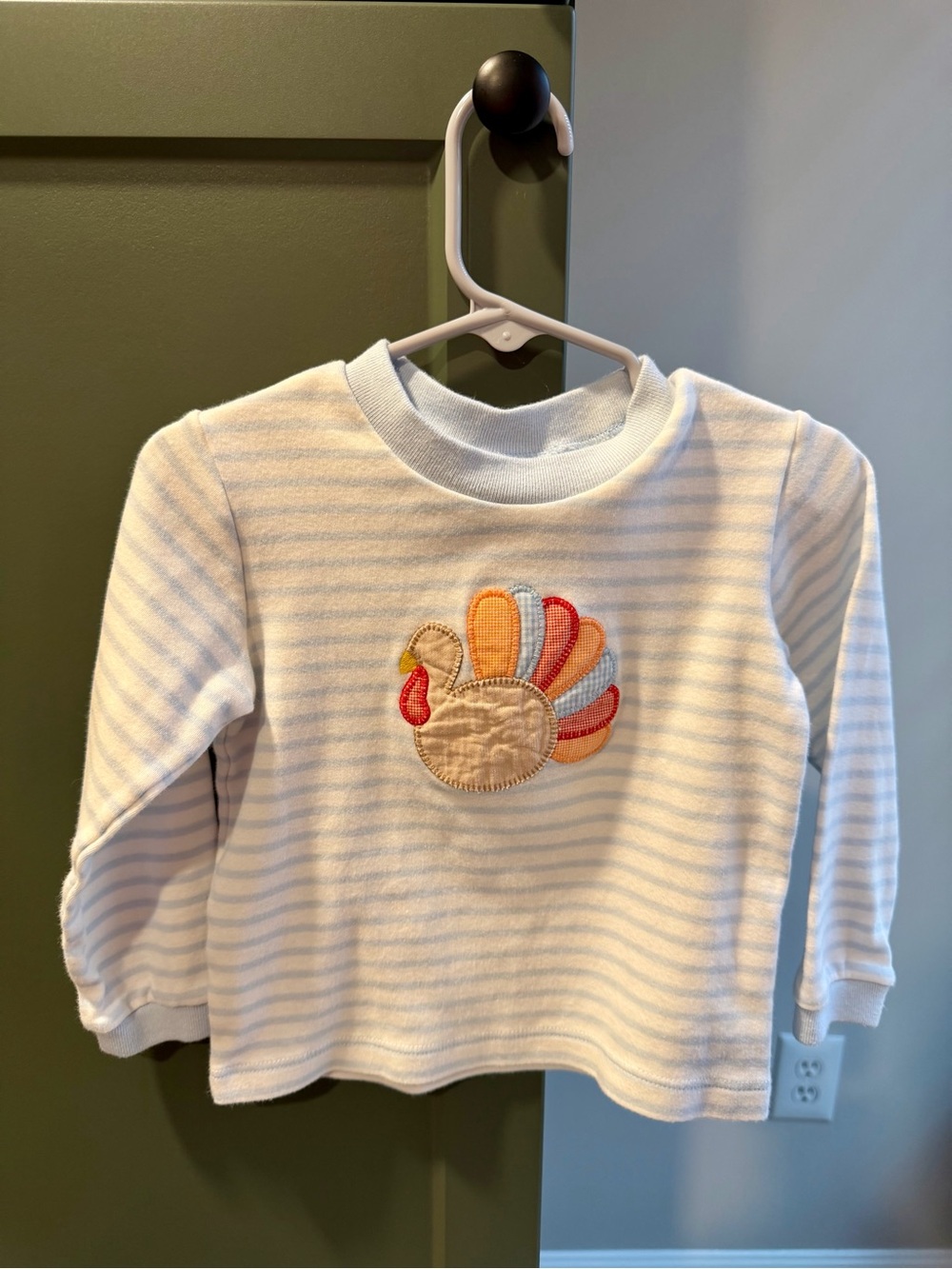 Southern Smocked Co. Toddler Boy Top with Turkey Applique - Picture 5 of 5